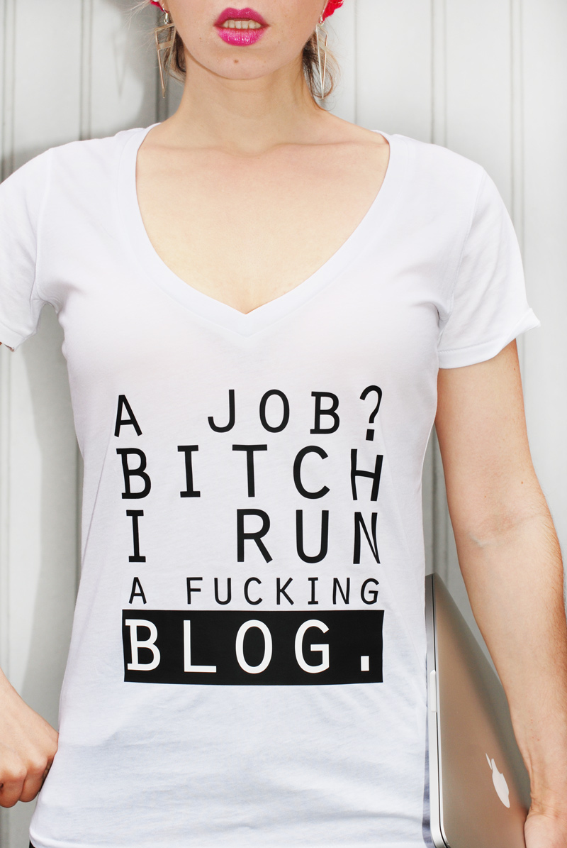 blogging-blogger-outfit-print-statemen-tshirt-knit-winter-pink-3