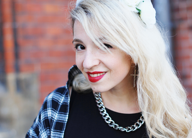 portrait-fashion-blogger-blond