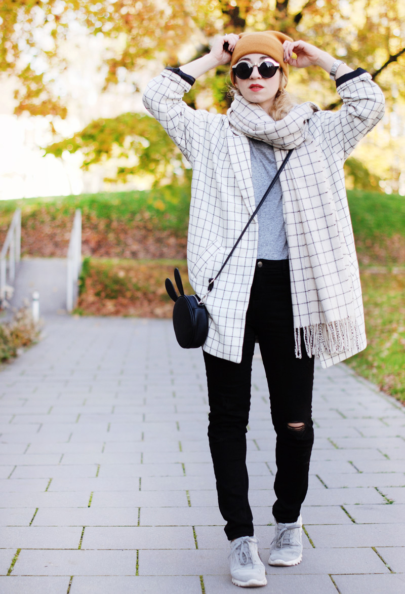 monki-style-checked-coat-karo-mantel-winter-trend-monochrom-outfit-inspiration-blogger-8
