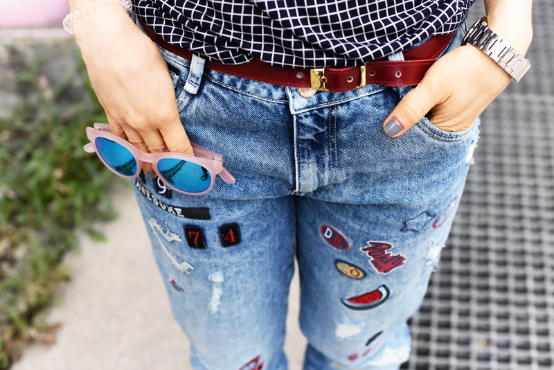 detail-outfit-denim-jeans-zara-patches-docmartens-hat-edgy-style-nachgesternistvormorgen-fashionblog-muenchen-modeblogger