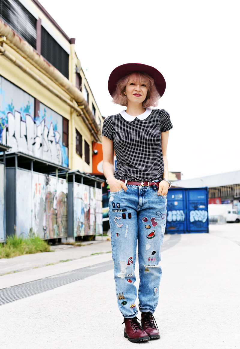 outfit-denim-jeans-zara-patches-docmartens-hat-edgy-style-nachgesternistvormorgen-fashionblog-muenchen-modeblogger-5