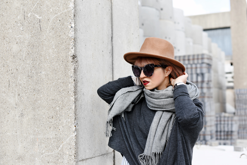 portrait-shades-of-grey-fall-trend-outfit-streetstyle-fashionblogger-nachgesternistvormorgen