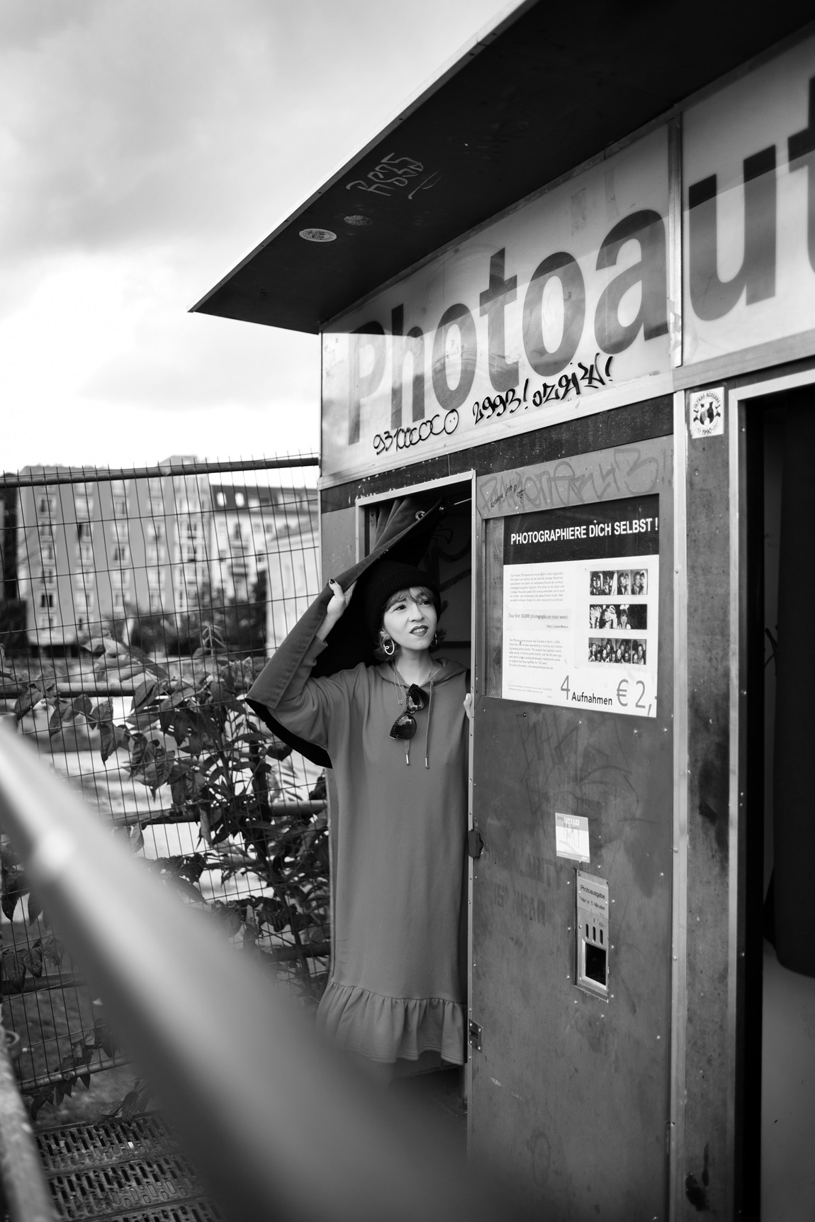 photoautomat, berlin, ootd, fashionblogger, modeblogger, muenchen, streetstyle, sweatkleid, monki, sweat, dress