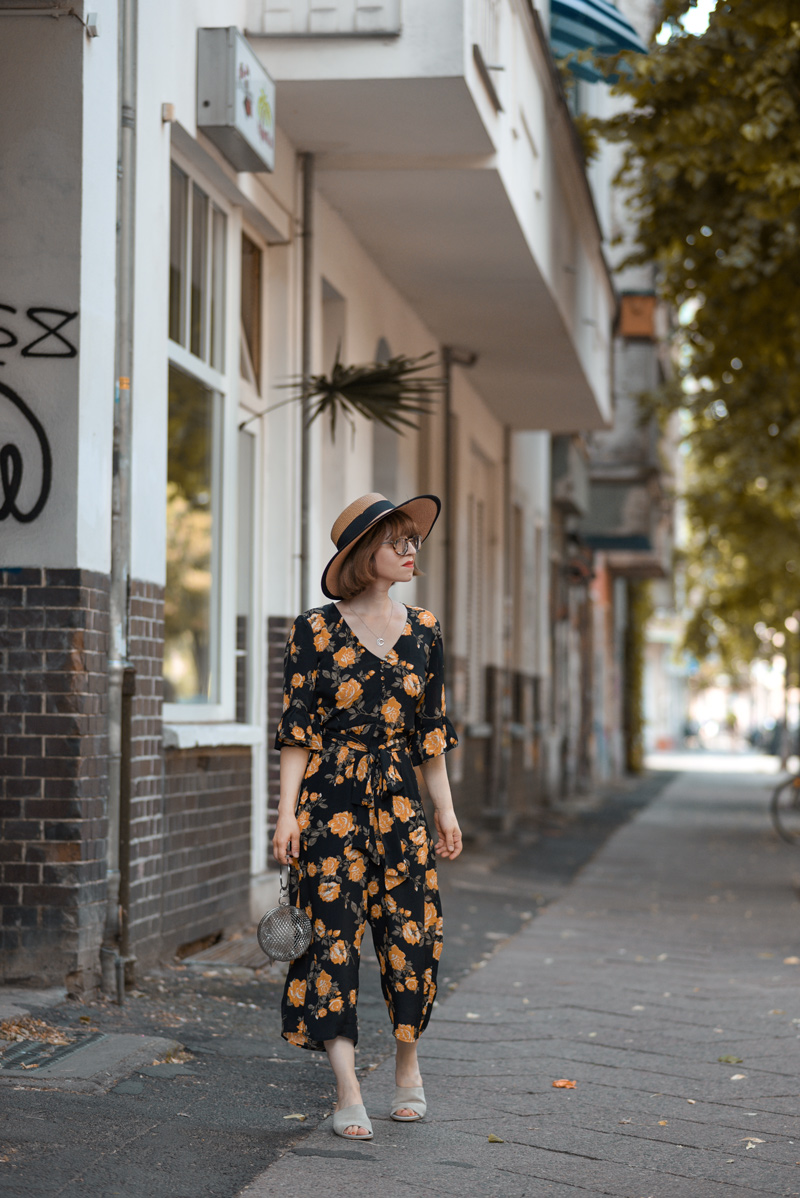 jumpsuit, outfit, berlin, fashionblogger, modeblogger, outfit, sommer, overall, asos, streetstyle, inspiration, blumen