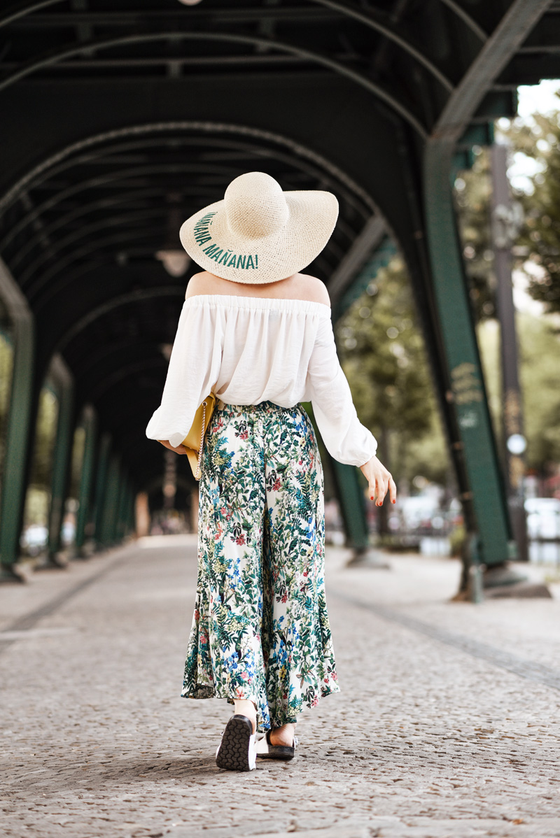 blumen, culotte, outfit, berlin, sommer, culottes, floral, weekday, streetstyle, suess, cute, retro, feminin, fashionblogger, modeblogger