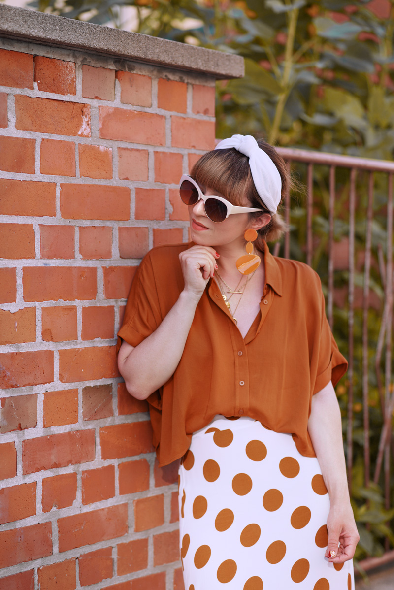 orange, berlin, sonnenblumen, sommer, fashionblogger, modeblogger, streetstyle, romantisch, feminin, retro, nostalgie, outfit, streetstyle, maxi, rock, punkte, forever21