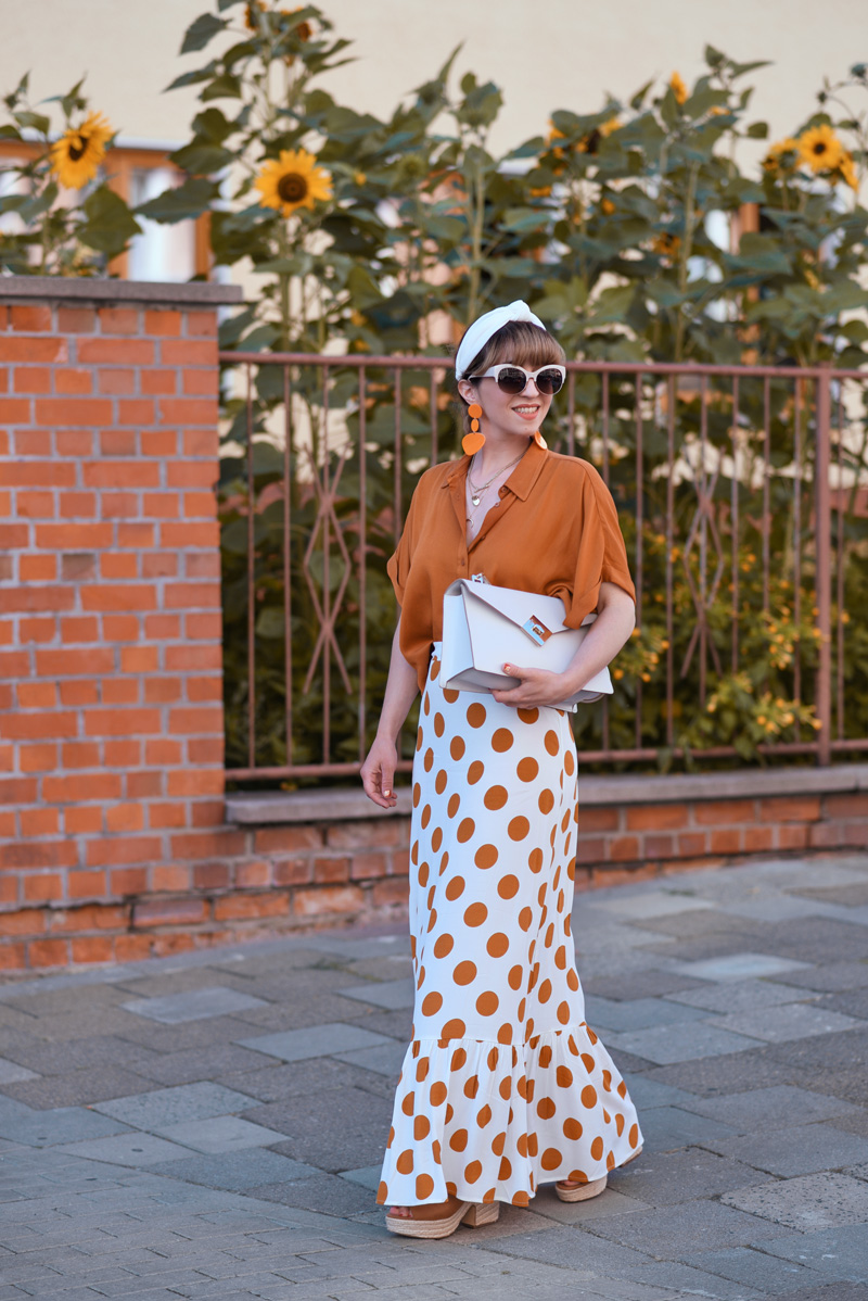 orange, berlin, sonnenblumen, sommer, fashionblogger, modeblogger, streetstyle, romantisch, feminin, retro, nostalgie, outfit, streetstyle, maxi, rock, punkte, forever21