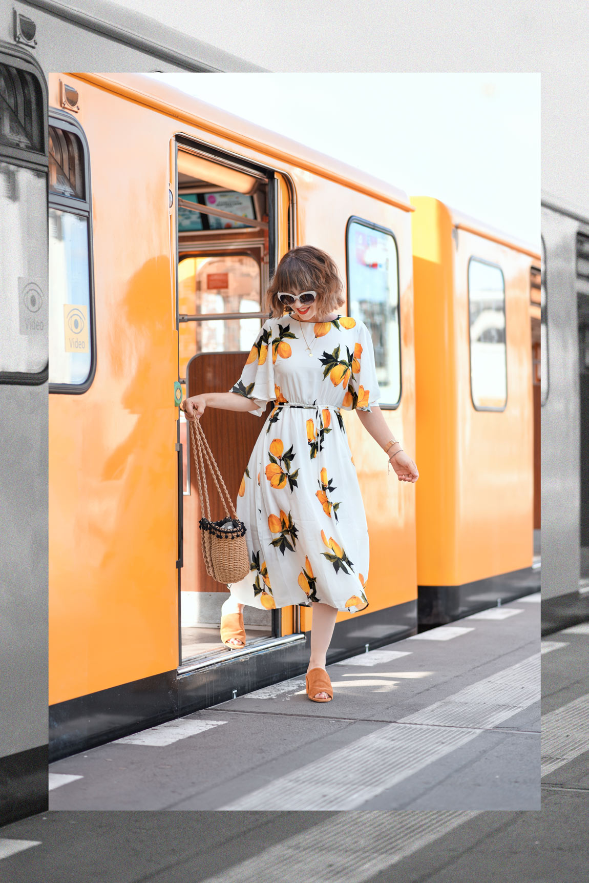 zitronen, kleid, dress, sommer, berln, fashionbog, modeblogger, romantisch, midi, ubahn