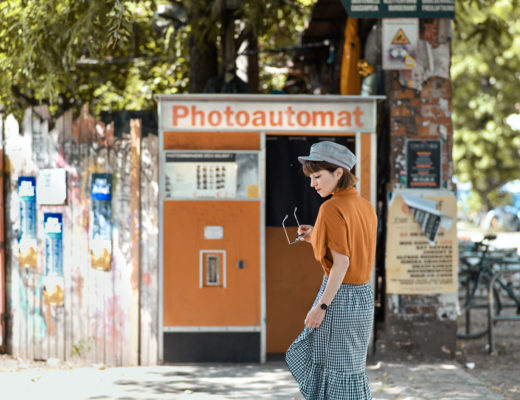 orange, karo, photoautomat, berlin, fashionblog, modeblogger, herbst, inspiration, ootd, outfit, rock, midi